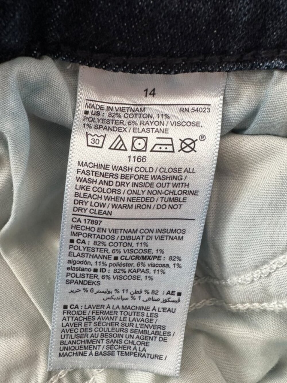 Old Navy Rockstar Super Skinny Jeans Size 14 Mid Rise Stretch Distressed - Picture 9 of 9